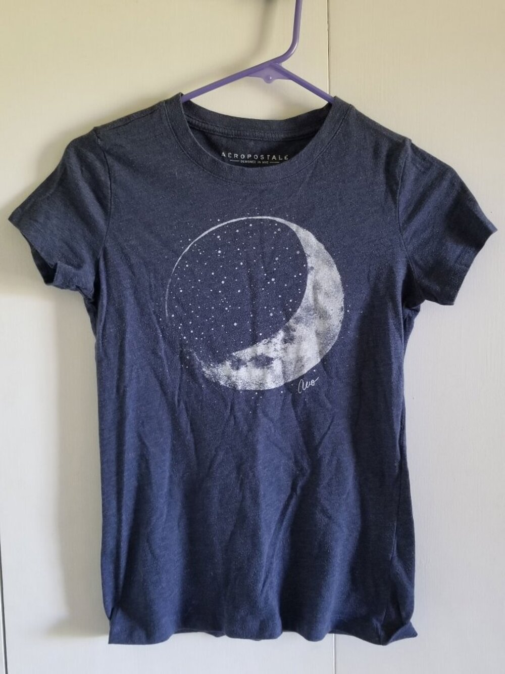 Aeropostale moon design navy blue t-shirt